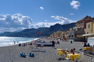 We are continually refining and adding to our portfolio of Nice Places to stay in Italy, so visit our site regularly to find somewhere just that little bit special. All our places to stay are presented with photos and descriptions taken and selected by us personally to give an impression as true to the reality as we can. All places are chosen by our team here in Italy for their combination of price, quality, charm and location. We work in partnership with family run hotels, guest houses and self-catering accommodations. This is NOT an unverified 'web portal' or online directory - we select only those places which we believe make excellent places to base a 1 week holiday or longer.